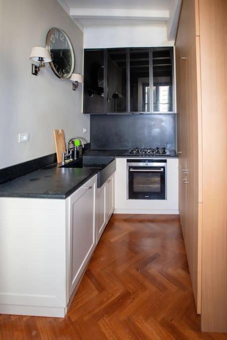 Apartamento Charme And Relax In Downtown Parma Exterior foto