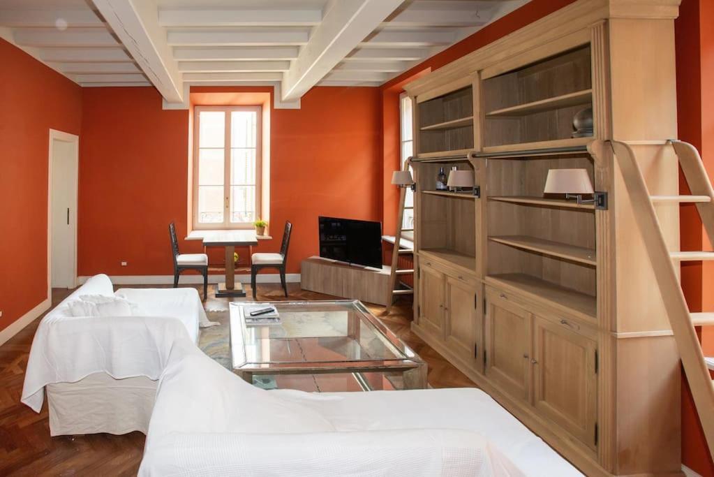 Apartamento Charme And Relax In Downtown Parma Exterior foto